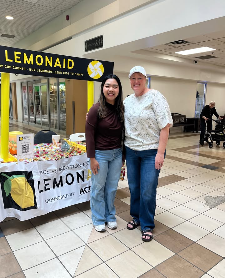 A lemonade stand, a great cause, and some quality mother-daughter time🍋 Proud to support LemonAID Day and help raise funds so more local children can attend…