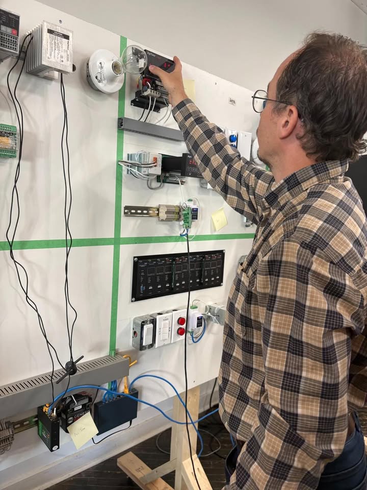 Great to visit SmartTrace Software Development, a Kitchener Centre based company developing advanced heat trace monitoring and control technology across Canada…