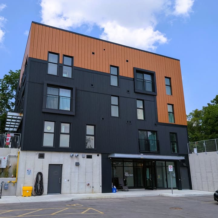 Earlier this month I had the privilege of touring Thresholds Homes and Supports at their Community Homes for Opportunity (CHO) program site on Sheldon Avenue.